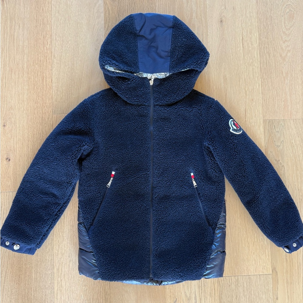 Moncler Boys down Jacket with shearling detail on the front, size 10.